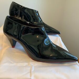 NWOT Zara black patent booties. Bring on the Spring Rain!